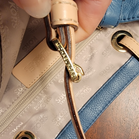 Michael Kors Jet Set Medium Tote Bag - Picture 8 of 10